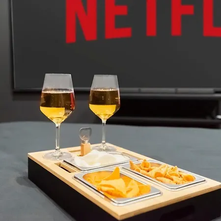 Le Prestige - Cinema Room, Netflix, Centre Apartment Angers